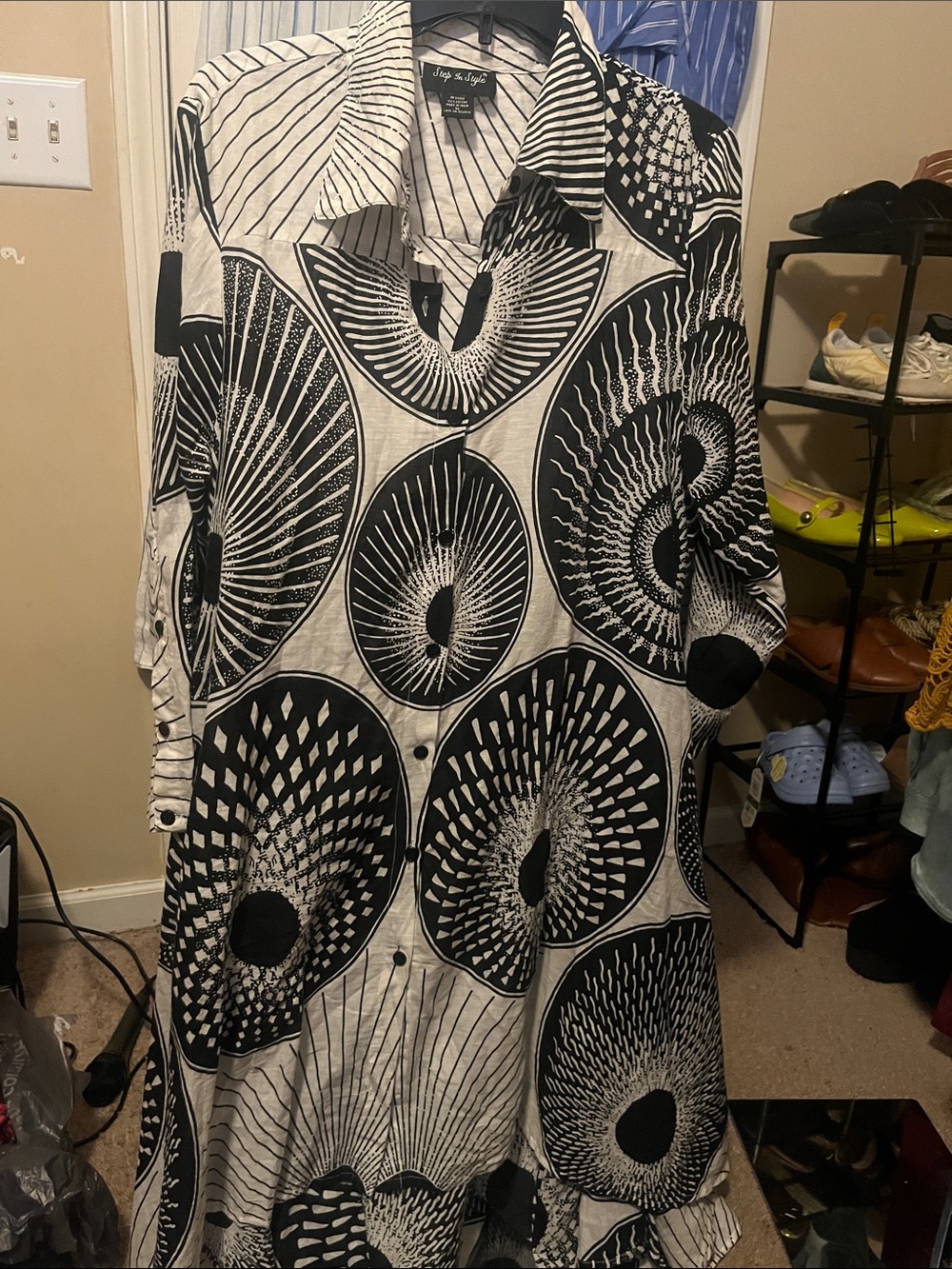 Black & White Graphic Button-Front Tunic Top - Picture 2 of 5